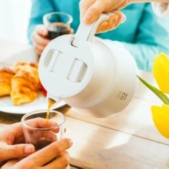 Hario V60-02 Insulated Stainless Steel Server PLUS 600 Ml -Coffee Supply Store hario insulated plus stainless steel server 600 7364